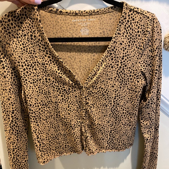 American Eagle Cheetah Long Sleeve 